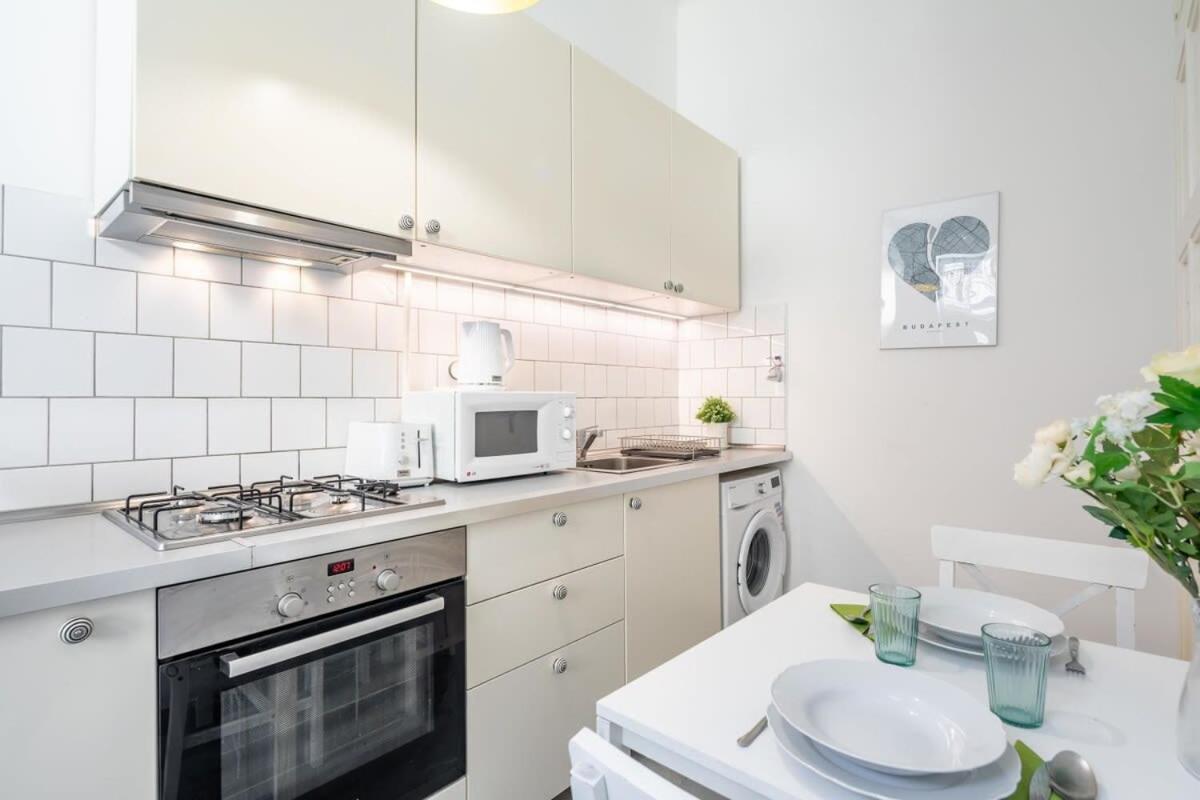 Lovely & Cozy Home With A C Budapest Extérieur photo